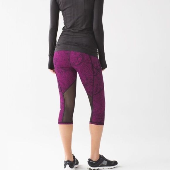 Lululemon Outrun Crop Purple Mesh Paisley Print - Picture 4 of 12